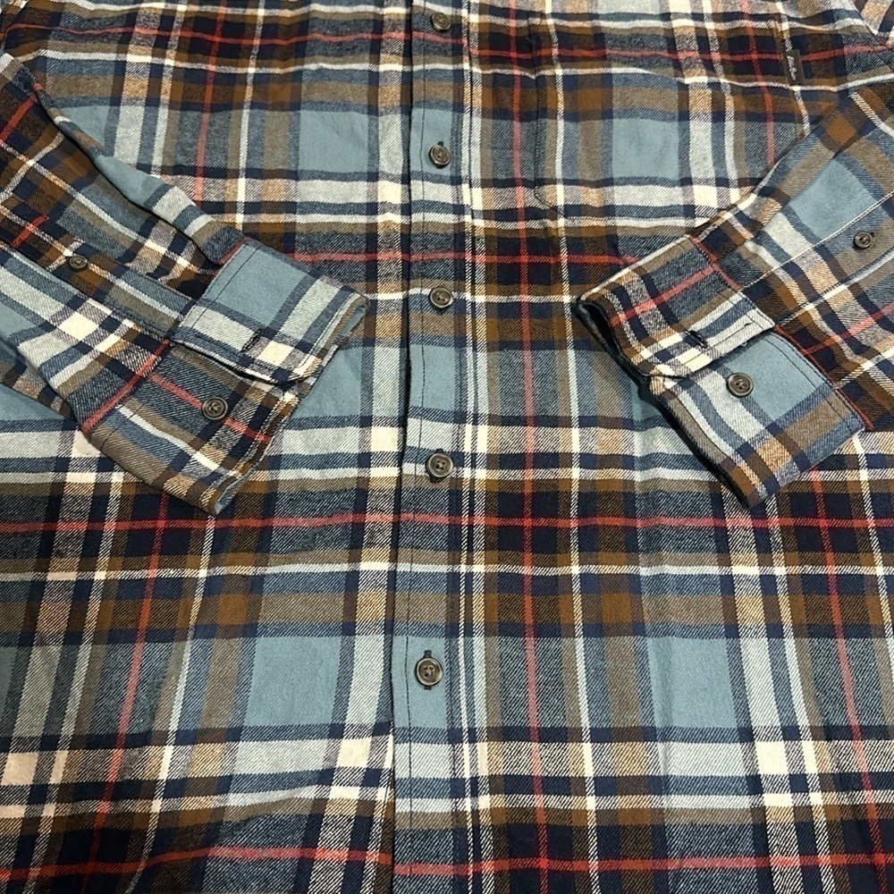 Eddie Bauer striped plaid flannel button down shirt 100% cotton w front pocket - Picture 5 of 10